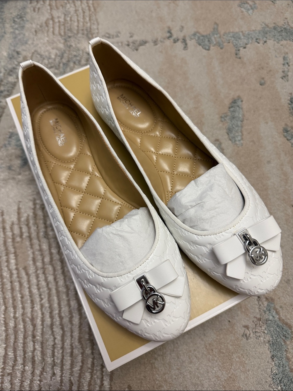 Michael Kors White Silver MK Charm Quilted Honey Ballet Flats size 9